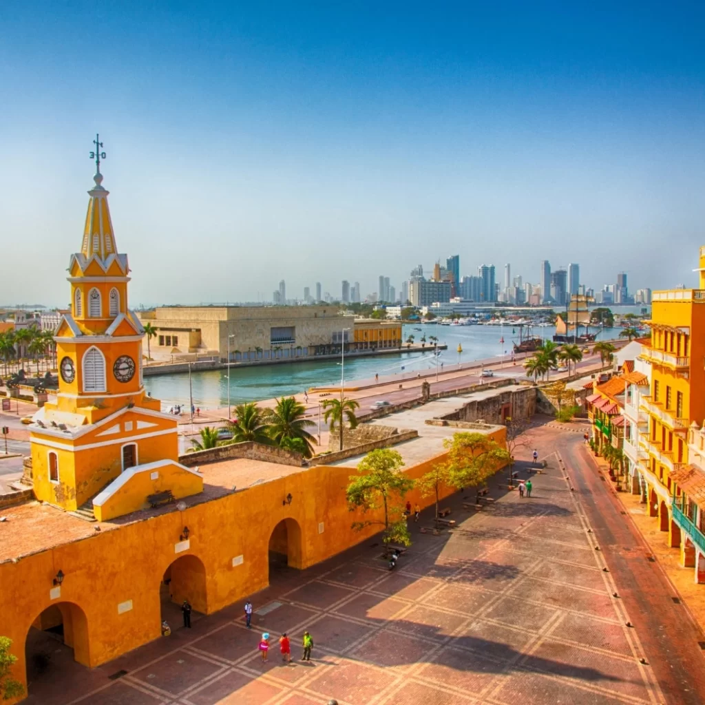 Torre-del-Reloj-en-Cartagena-de-Indias-Colombia
